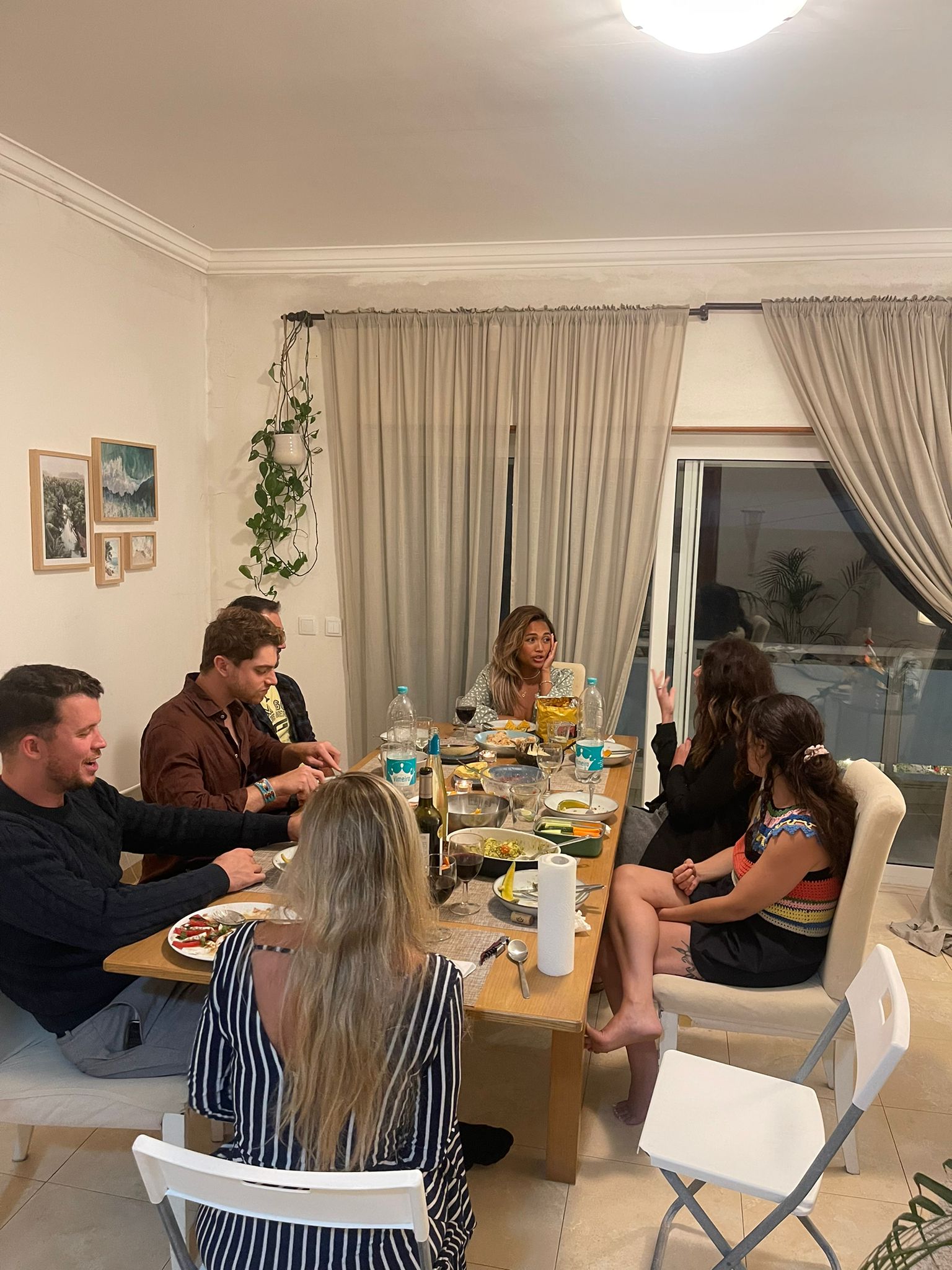 Community potluck dinner in Ericeira