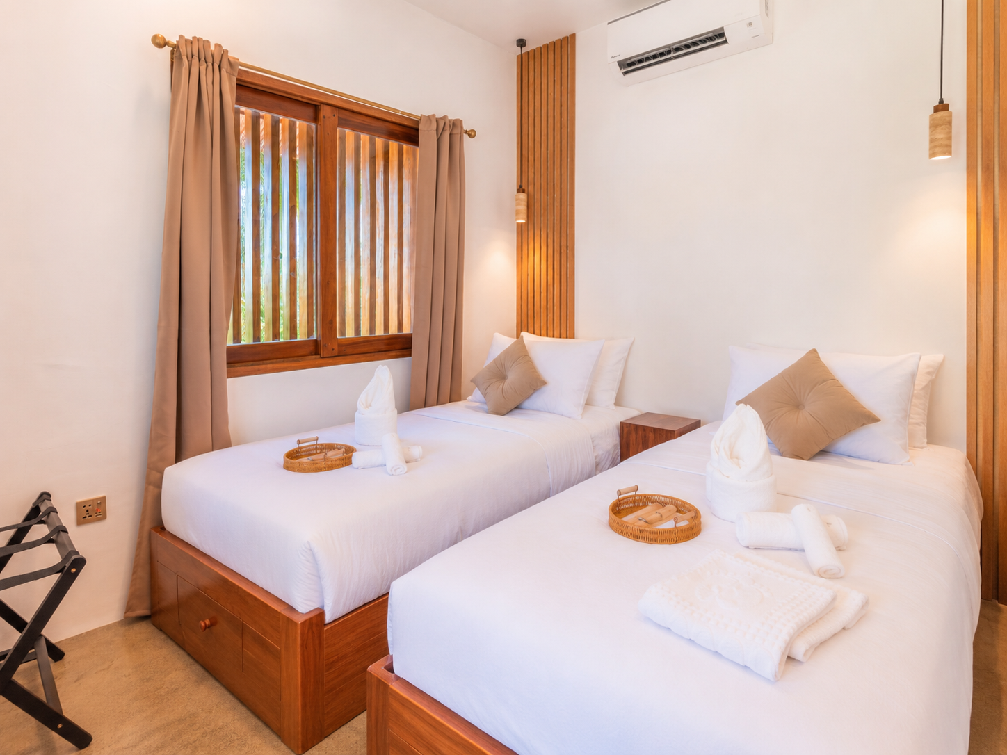 Tala twin bed detail